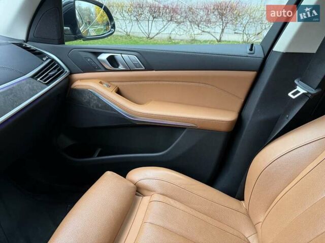 Чорний БМВ X7, об'ємом двигуна 3 л та пробігом 147 тис. км за 54900 $, фото 34 на Automoto.ua