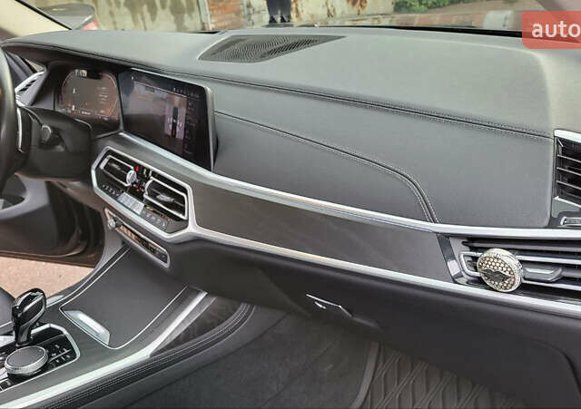 Черный БМВ X7, объемом двигателя 3 л и пробегом 100 тыс. км за 65000 $, фото 7 на Automoto.ua