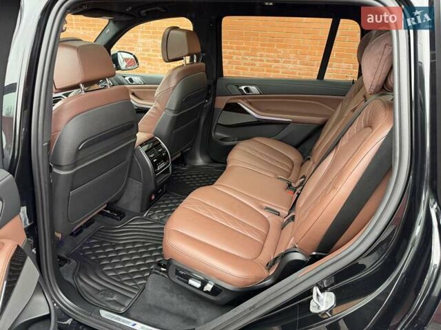 Черный БМВ X7, объемом двигателя 2.99 л и пробегом 124 тыс. км за 74900 $, фото 26 на Automoto.ua