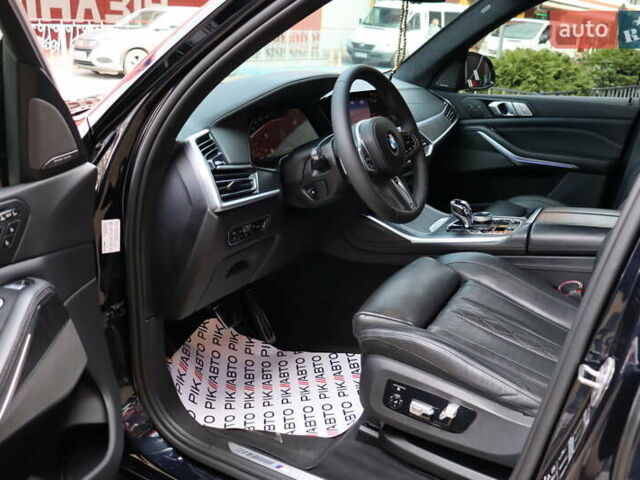 Черный БМВ X7, объемом двигателя 3 л и пробегом 164 тыс. км за 74900 $, фото 17 на Automoto.ua