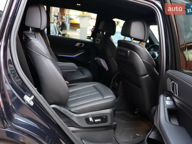 Черный БМВ X7, объемом двигателя 3 л и пробегом 164 тыс. км за 74900 $, фото 48 на Automoto.ua