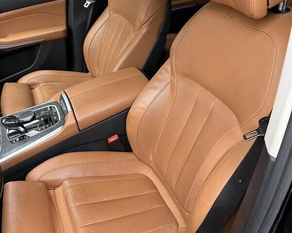 Чорний БМВ X7, об'ємом двигуна 3 л та пробігом 147 тис. км за 54900 $, фото 31 на Automoto.ua