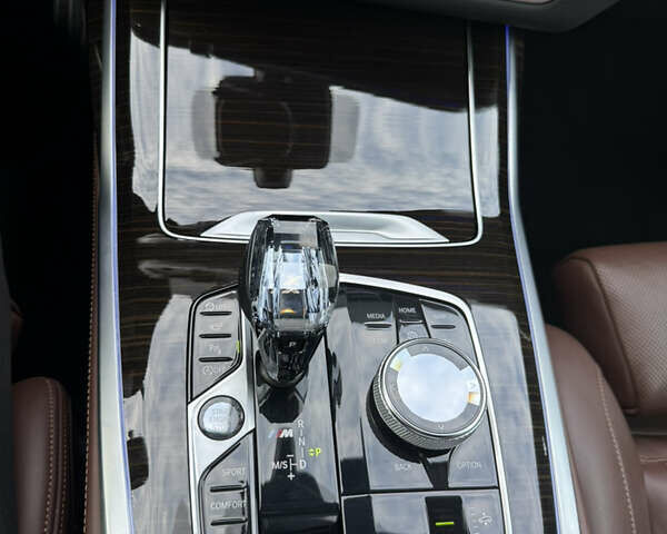 Черный БМВ X7, объемом двигателя 4.39 л и пробегом 107 тыс. км за 70600 $, фото 32 на Automoto.ua