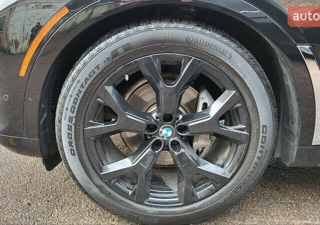 Черный БМВ X7, объемом двигателя 3 л и пробегом 100 тыс. км за 65000 $, фото 2 на Automoto.ua