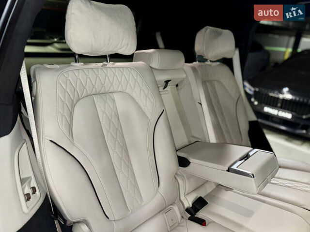 Черный БМВ X7, объемом двигателя 3 л и пробегом 74 тыс. км за 83700 $, фото 36 на Automoto.ua