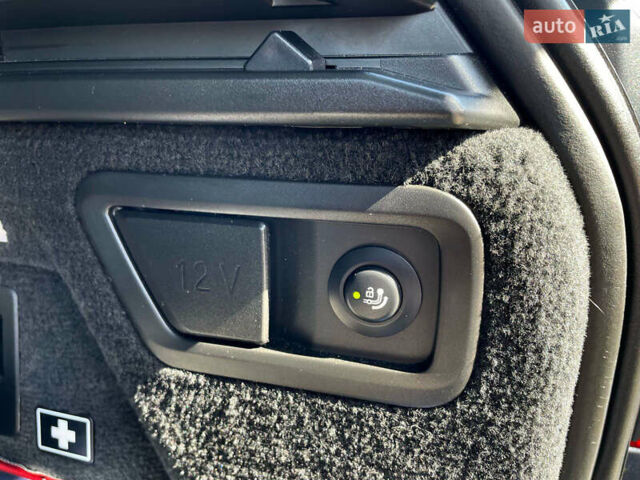 Черный БМВ X7, объемом двигателя 2.99 л и пробегом 105 тыс. км за 81100 $, фото 17 на Automoto.ua