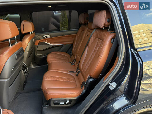Черный БМВ X7, объемом двигателя 2.99 л и пробегом 164 тыс. км за 71500 $, фото 38 на Automoto.ua