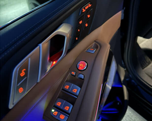 Черный БМВ X7, объемом двигателя 4.39 л и пробегом 118 тыс. км за 75000 $, фото 33 на Automoto.ua