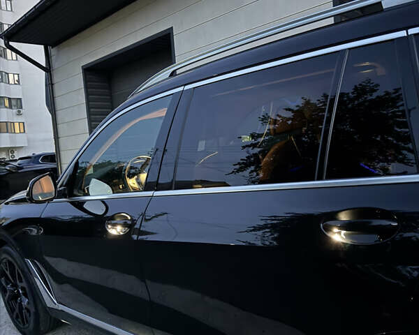 Черный БМВ X7, объемом двигателя 4.39 л и пробегом 118 тыс. км за 75000 $, фото 57 на Automoto.ua