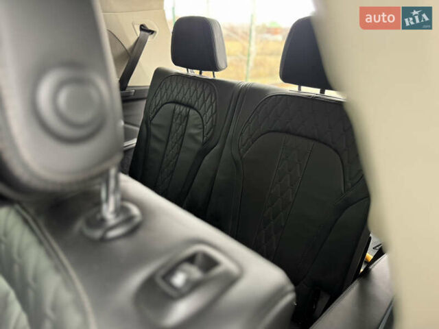 Чорний БМВ X7, об'ємом двигуна 2.99 л та пробігом 160 тис. км за 67000 $, фото 19 на Automoto.ua