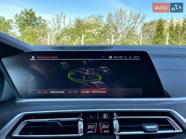 Черный БМВ X7, объемом двигателя 2.99 л и пробегом 105 тыс. км за 81100 $, фото 41 на Automoto.ua