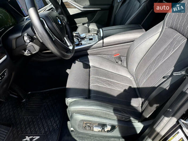 Черный БМВ X7, объемом двигателя 3 л и пробегом 195 тыс. км за 53300 $, фото 18 на Automoto.ua