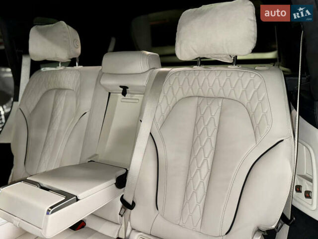 Черный БМВ X7, объемом двигателя 3 л и пробегом 74 тыс. км за 83700 $, фото 31 на Automoto.ua