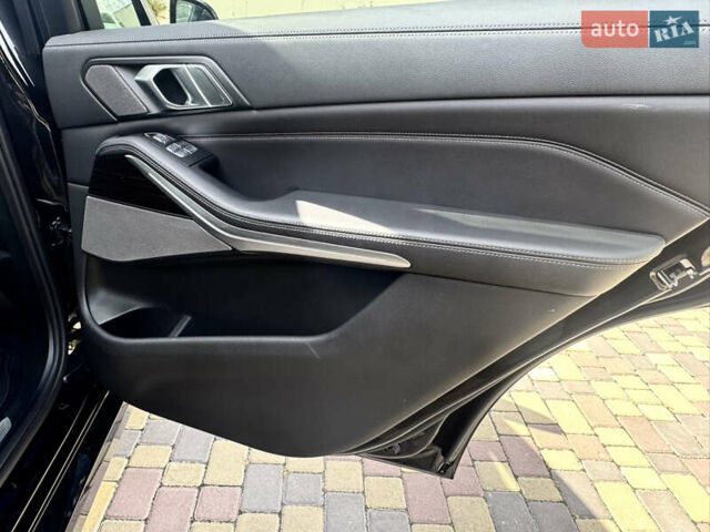 Черный БМВ X7, объемом двигателя 3 л и пробегом 195 тыс. км за 53300 $, фото 30 на Automoto.ua