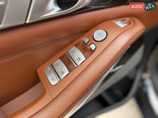 Черный БМВ X7, объемом двигателя 3 л и пробегом 43 тыс. км за 72900 $, фото 28 на Automoto.ua