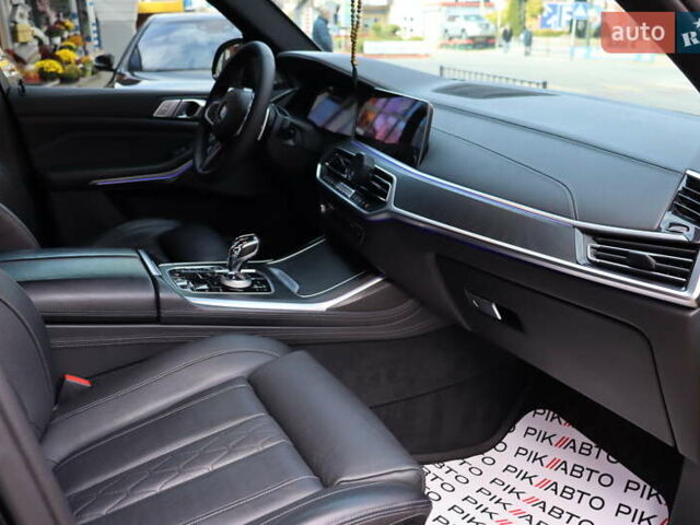 Черный БМВ X7, объемом двигателя 3 л и пробегом 164 тыс. км за 74900 $, фото 53 на Automoto.ua