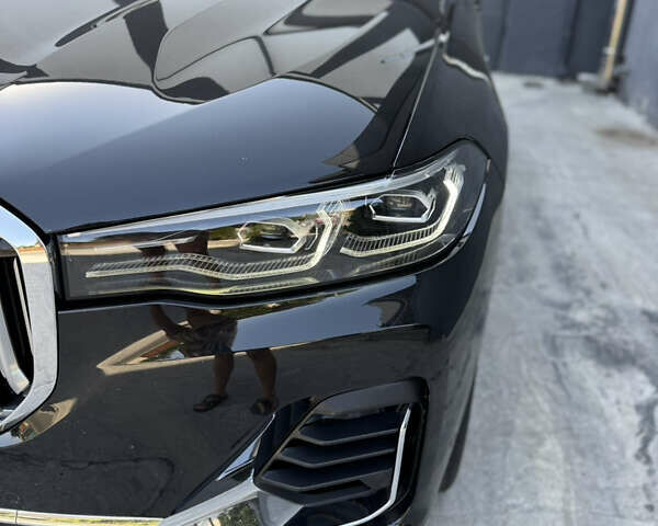 Черный БМВ X7, объемом двигателя 4.39 л и пробегом 118 тыс. км за 75000 $, фото 14 на Automoto.ua