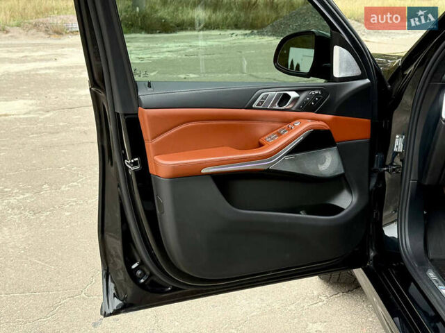 Черный БМВ X7, объемом двигателя 4.39 л и пробегом 102 тыс. км за 78500 $, фото 59 на Automoto.ua