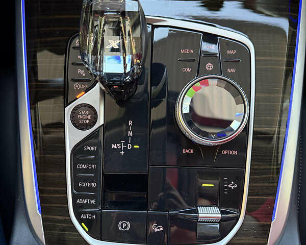 Черный БМВ X7, объемом двигателя 3 л и пробегом 195 тыс. км за 53300 $, фото 70 на Automoto.ua