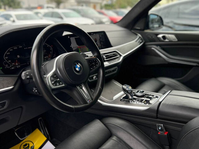 Черный БМВ X7, объемом двигателя 4.4 л и пробегом 58 тыс. км за 97000 $, фото 9 на Automoto.ua