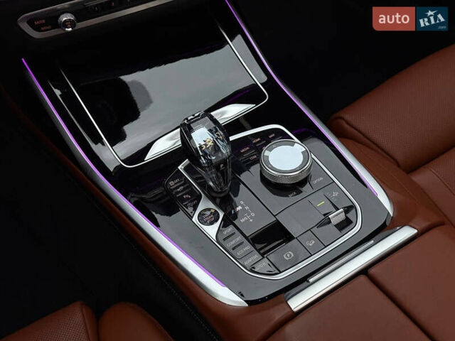 Чорний БМВ X7, об'ємом двигуна 4.39 л та пробігом 102 тис. км за 78777 $, фото 91 на Automoto.ua
