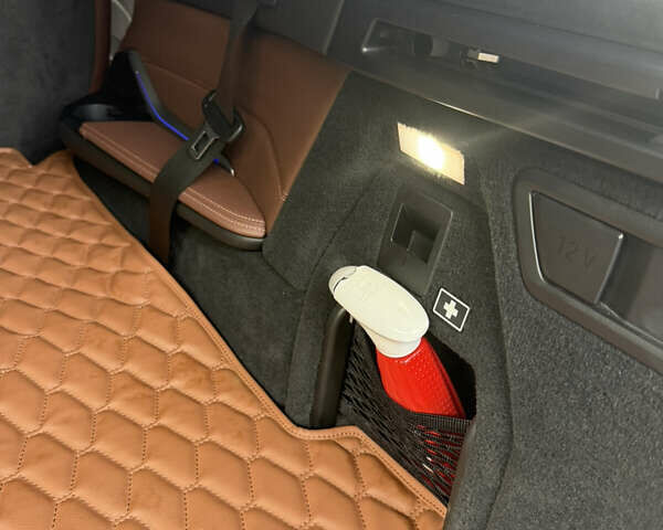 Черный БМВ X7, объемом двигателя 4.39 л и пробегом 107 тыс. км за 70600 $, фото 17 на Automoto.ua