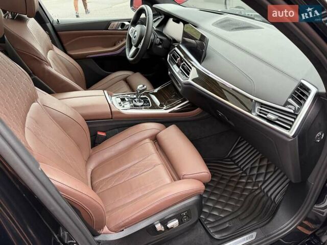 Черный БМВ X7, объемом двигателя 2.99 л и пробегом 124 тыс. км за 74900 $, фото 40 на Automoto.ua