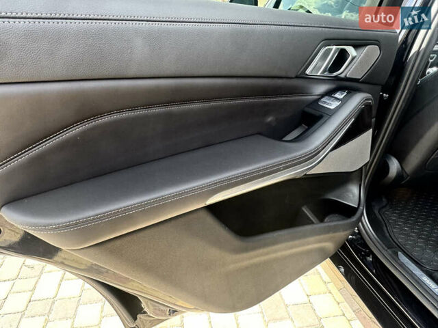Черный БМВ X7, объемом двигателя 3 л и пробегом 195 тыс. км за 53300 $, фото 25 на Automoto.ua