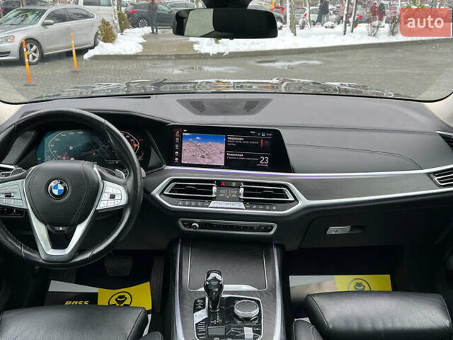 Черный БМВ X7, объемом двигателя 3 л и пробегом 137 тыс. км за 63999 $, фото 12 на Automoto.ua