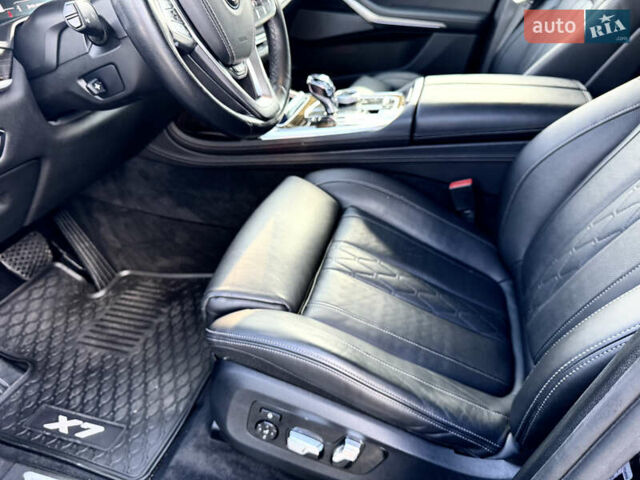 Черный БМВ X7, объемом двигателя 3 л и пробегом 195 тыс. км за 53300 $, фото 24 на Automoto.ua