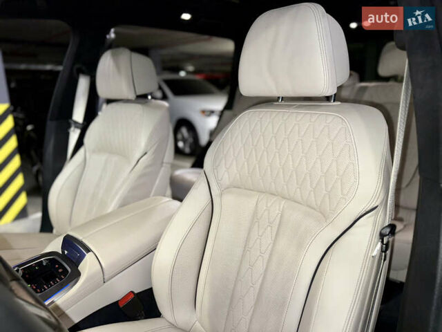 Черный БМВ X7, объемом двигателя 3 л и пробегом 74 тыс. км за 83700 $, фото 23 на Automoto.ua