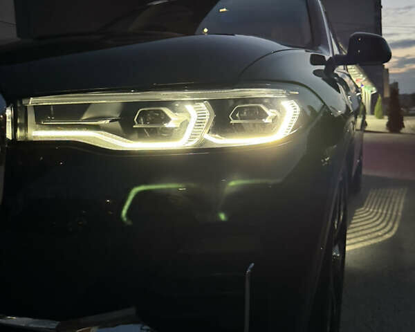 Черный БМВ X7, объемом двигателя 4.39 л и пробегом 118 тыс. км за 75000 $, фото 37 на Automoto.ua