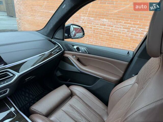 Черный БМВ X7, объемом двигателя 2.99 л и пробегом 124 тыс. км за 74900 $, фото 30 на Automoto.ua