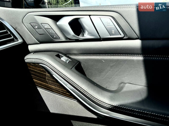 Черный БМВ X7, объемом двигателя 3 л и пробегом 195 тыс. км за 53300 $, фото 32 на Automoto.ua