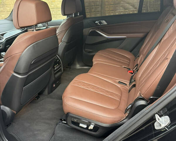 Черный БМВ X7, объемом двигателя 4.39 л и пробегом 107 тыс. км за 70600 $, фото 21 на Automoto.ua