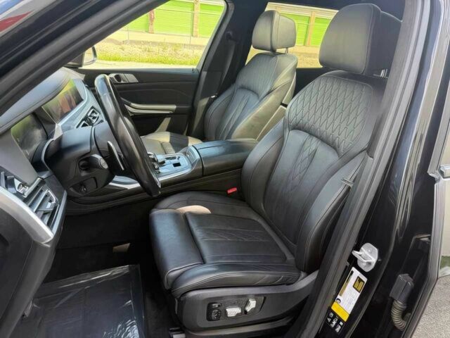 Чорний БМВ X7, об'ємом двигуна 4.4 л та пробігом 42 тис. км за 49800 $, фото 7 на Automoto.ua