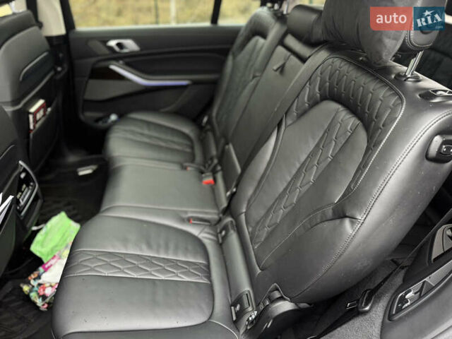 Чорний БМВ X7, об'ємом двигуна 2.99 л та пробігом 160 тис. км за 67000 $, фото 20 на Automoto.ua