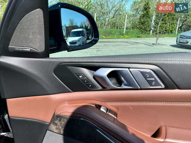 Черный БМВ X7, объемом двигателя 2.99 л и пробегом 105 тыс. км за 81100 $, фото 54 на Automoto.ua