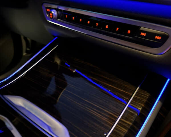 Черный БМВ X7, объемом двигателя 4.39 л и пробегом 118 тыс. км за 75000 $, фото 38 на Automoto.ua