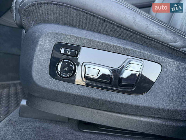 Черный БМВ X7, объемом двигателя 3 л и пробегом 195 тыс. км за 53300 $, фото 69 на Automoto.ua