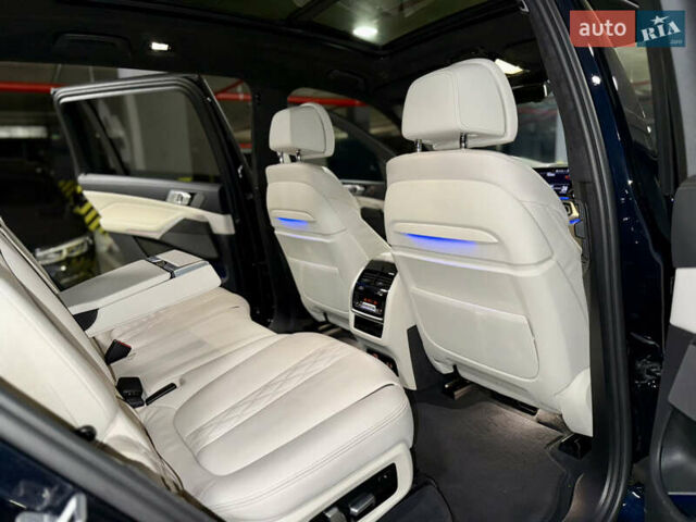 Черный БМВ X7, объемом двигателя 3 л и пробегом 74 тыс. км за 83700 $, фото 33 на Automoto.ua