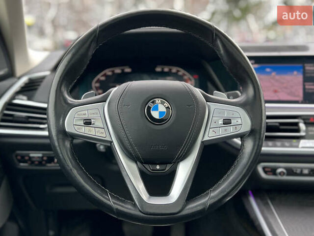 Черный БМВ X7, объемом двигателя 3 л и пробегом 137 тыс. км за 63999 $, фото 9 на Automoto.ua