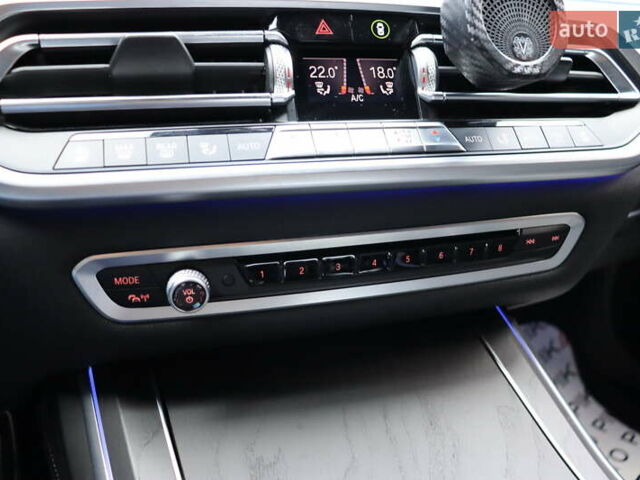 Черный БМВ X7, объемом двигателя 3 л и пробегом 164 тыс. км за 74900 $, фото 31 на Automoto.ua