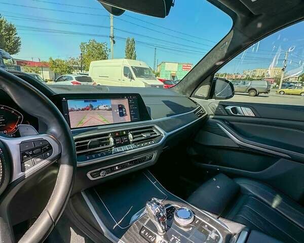 Черный БМВ X7, объемом двигателя 2.99 л и пробегом 63 тыс. км за 87000 $, фото 15 на Automoto.ua