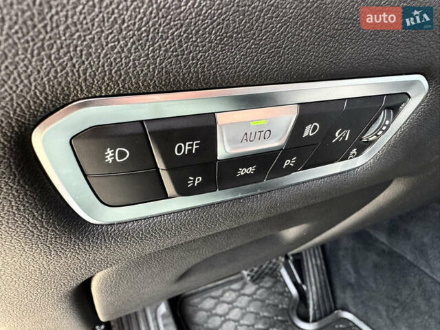 Черный БМВ X7, объемом двигателя 3 л и пробегом 195 тыс. км за 53300 $, фото 12 на Automoto.ua