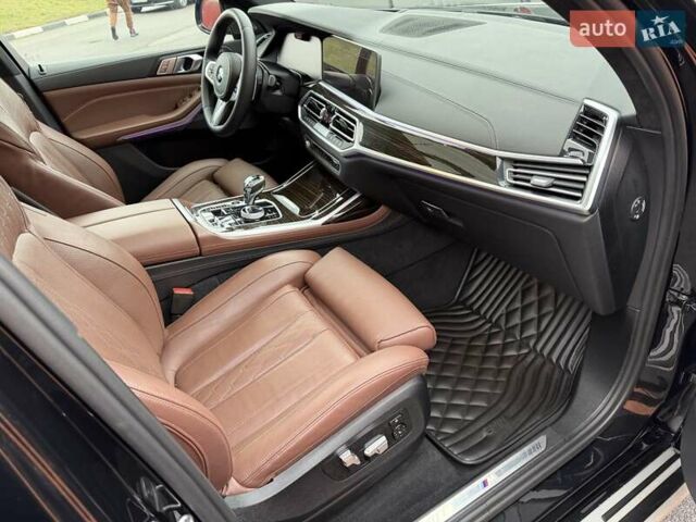 Черный БМВ X7, объемом двигателя 2.99 л и пробегом 124 тыс. км за 74900 $, фото 32 на Automoto.ua