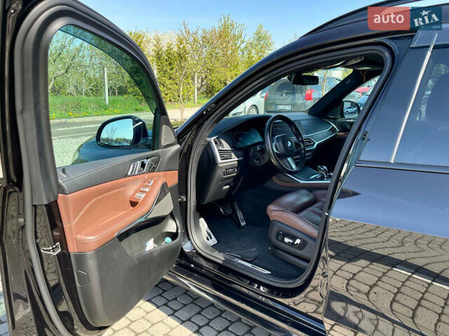 Черный БМВ X7, объемом двигателя 2.99 л и пробегом 105 тыс. км за 81100 $, фото 20 на Automoto.ua