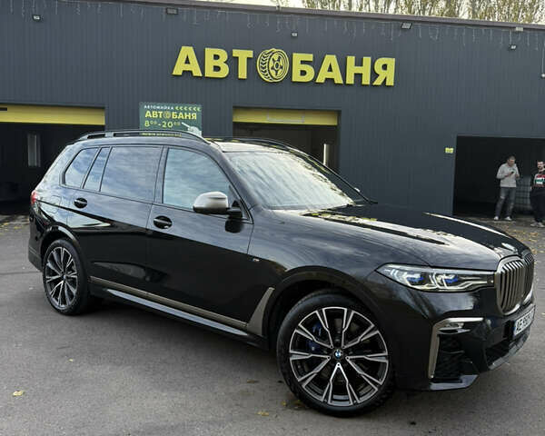 Черный БМВ X7, объемом двигателя 4.39 л и пробегом 107 тыс. км за 70600 $, фото 4 на Automoto.ua