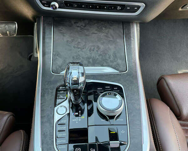 Черный БМВ X7, объемом двигателя 2.99 л и пробегом 105 тыс. км за 81100 $, фото 49 на Automoto.ua