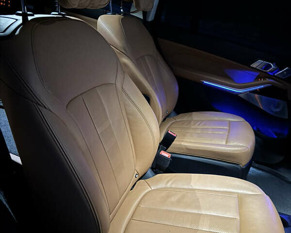 Черный БМВ X7, объемом двигателя 4.39 л и пробегом 118 тыс. км за 75000 $, фото 47 на Automoto.ua